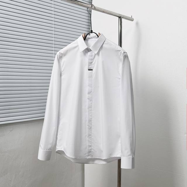 Givench* Givenchy classic metal button-down shirt Size: M-4Xl Color: Black and W