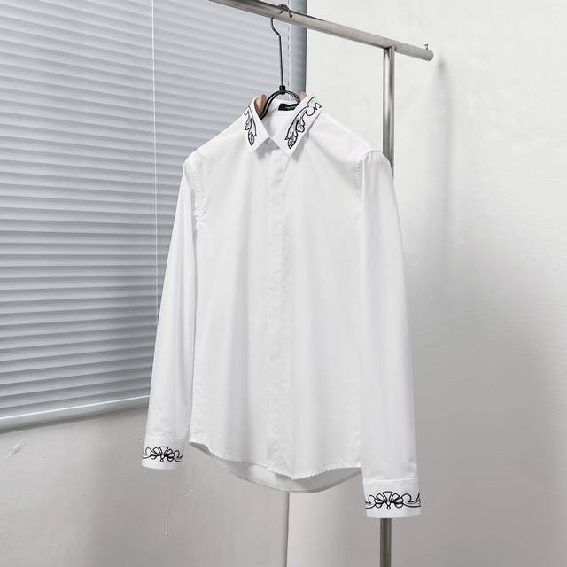 Versace Baroque pattern embroidered shirt with collar and cuffs Size: M-3Xl Colo