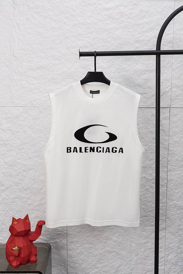 Style No. F045 Balenciaga's new vest T-shirt is now available. The fabric is mad