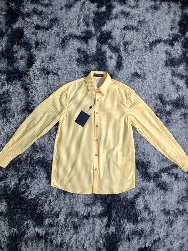 Lv 25Ss The new cotton long-sleeved shirt uses Monogram jacquard as the backgrou