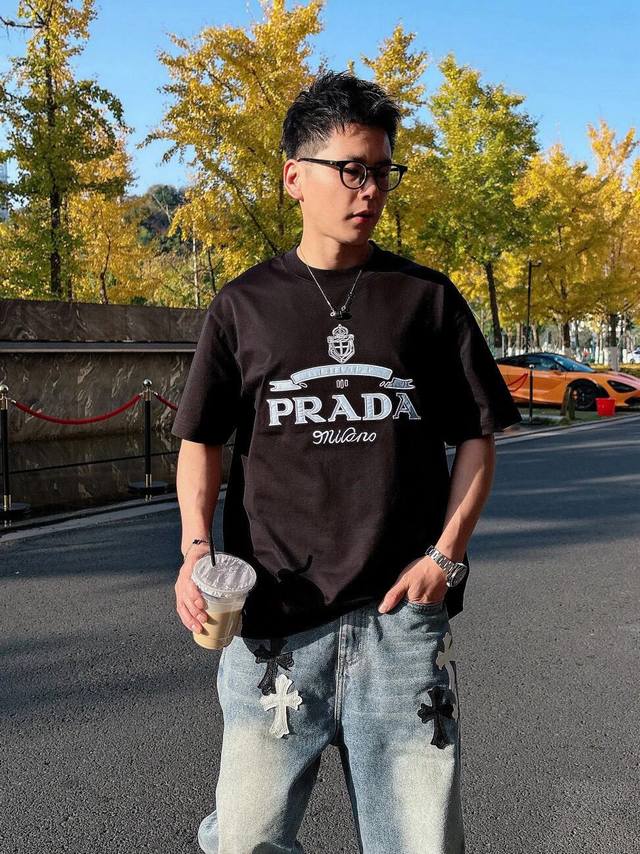 Prada short-sleeved T-shirt There is no better design than this. This short-sle
