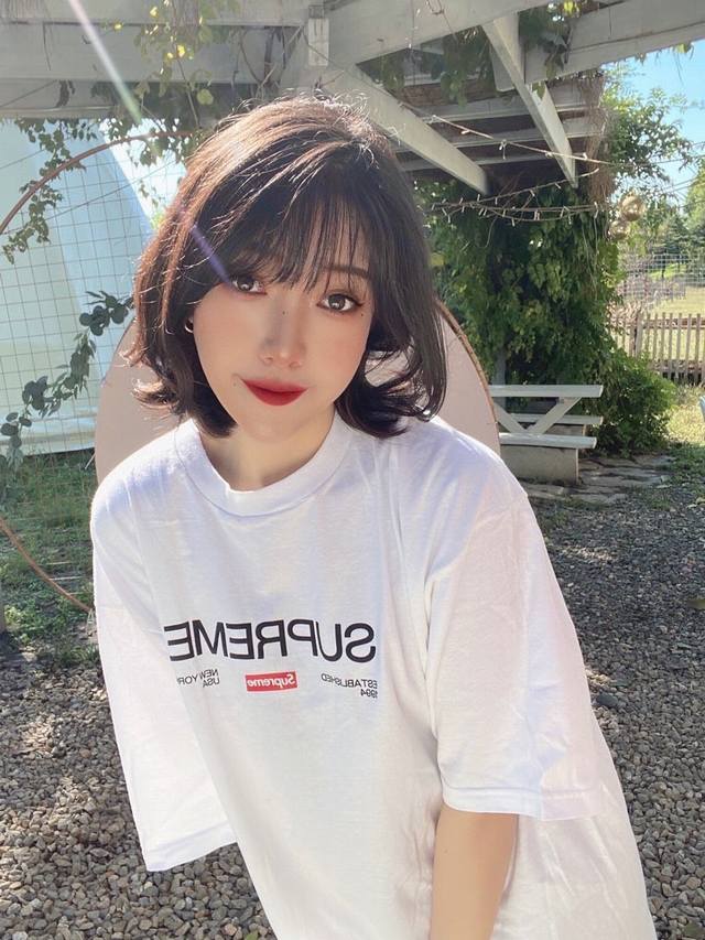 Supreme 21Fw Est 1994 Letter Box Logo Short Sleeve T-shirt 1.Using cylinder seam
