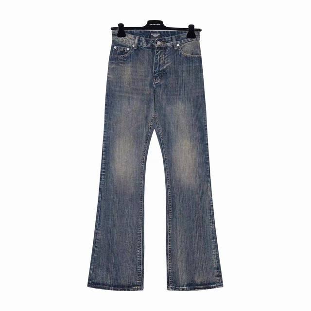 Top version Paris bamboo pants Style number: G2576 New Balenciaga | Look Book B
