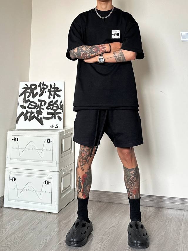 New arrival! The North Face's new summer short-sleeved T-shirt, the pattern loo