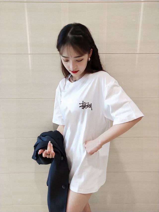 New arrival! Stussy couple's round neck short-sleeved T-shirts, all made of hig