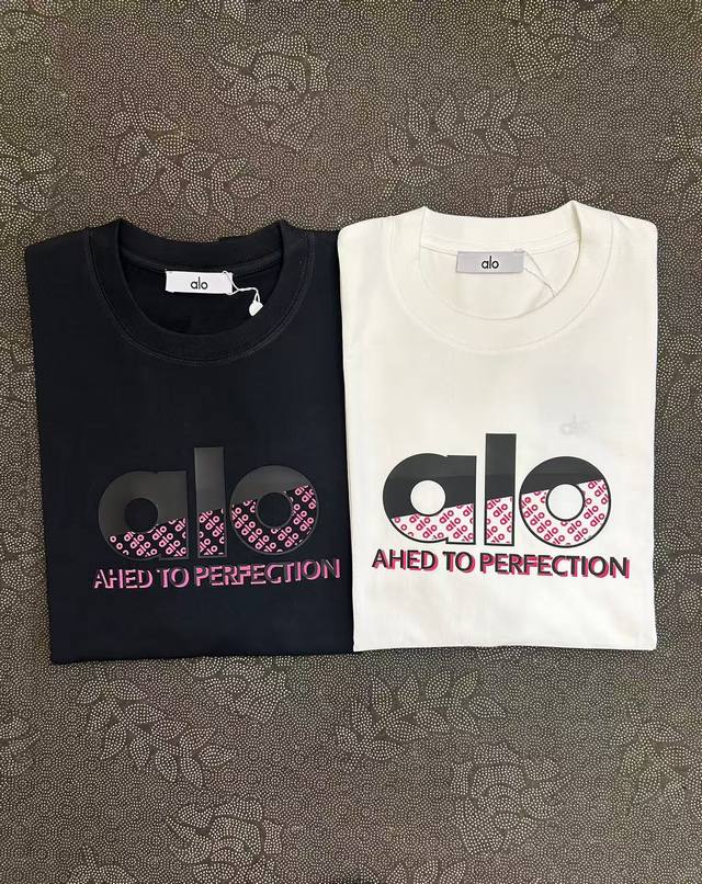 Style number: G2580 New color-blocking lettering film cuffs custom cloth label