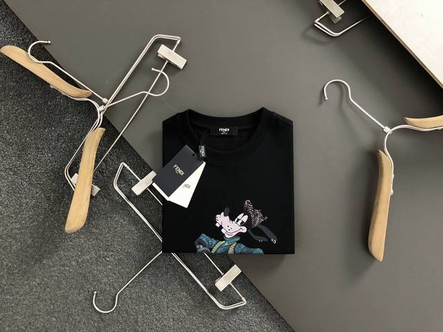 Style number: G2563 Fendi 25Ss Master personally designed trendy new printed ro
