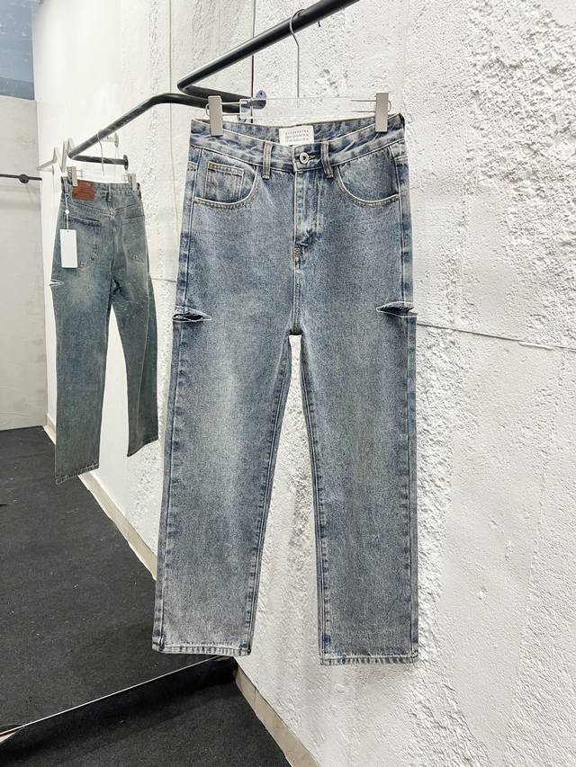 Style number: H872 Maison Marglela & Margiela Mm6 Jeans with unique design on b