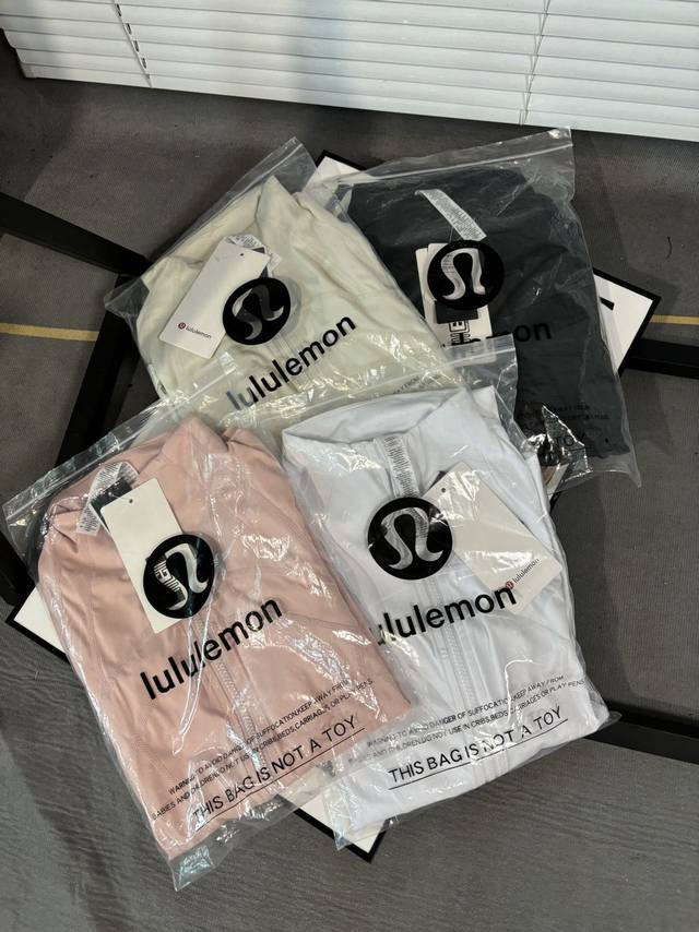 Details-Lululemon25