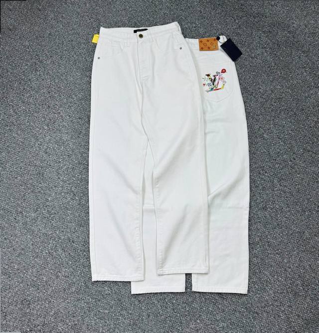 Style number: H828 Louis Vuitton & Louis Vuitton Lv 25Fw Back Pocket Pattern Lo