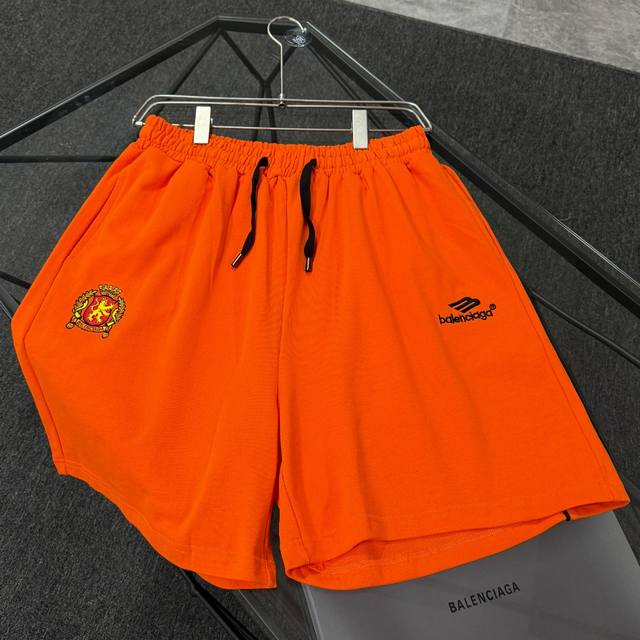 High quality Balenciga Fabric is made of 400g thick cotton terry fabric, the up