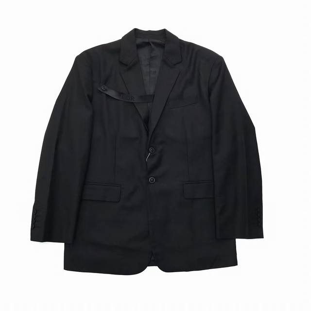 D1Or New style suit for early autumn. Logo on chest with webbing buckle. Lapel d