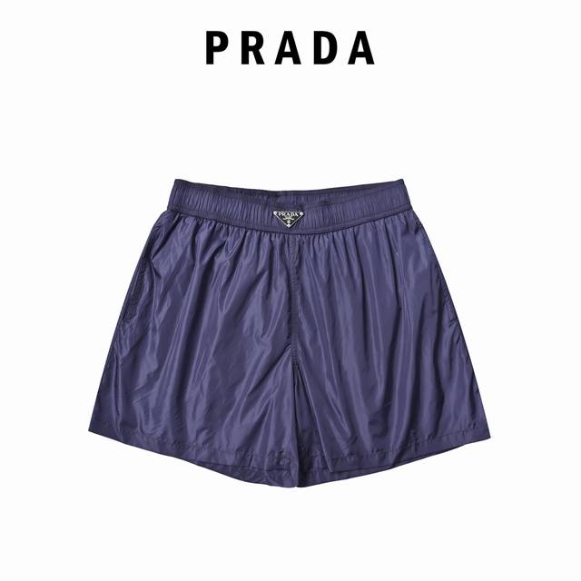 Prada It is made of high-quality nylon material, which feels smooth, light and b