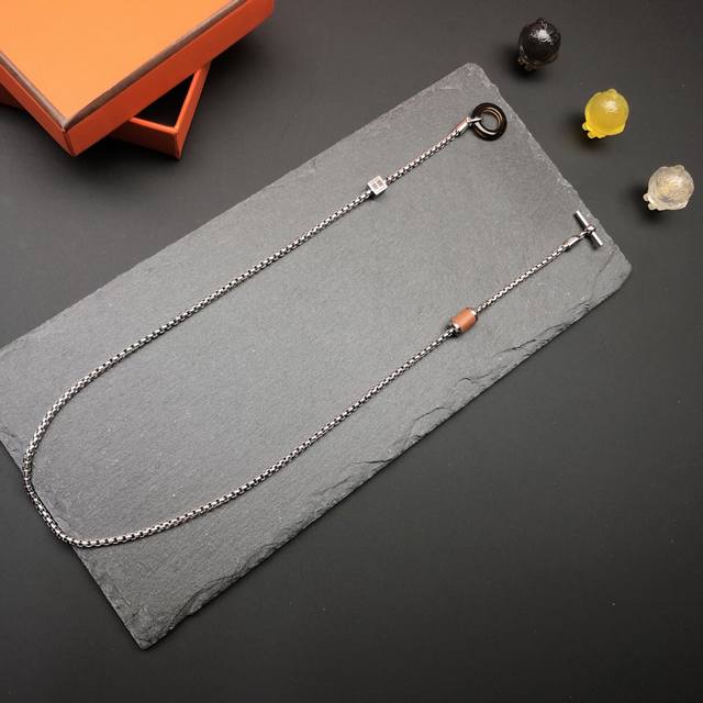 Hermes necklace top version