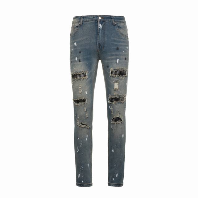 Running volume model Amiri, a trendy brand from Los Angeles, was founded by Mike