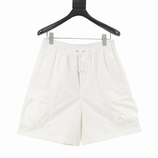 Gucci Gucci white casual sports shorts with red and green letters printed on the