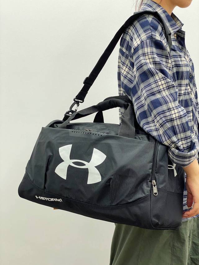 Model + Details Spot Under Armour travel bag pure authentic order, a must-have i