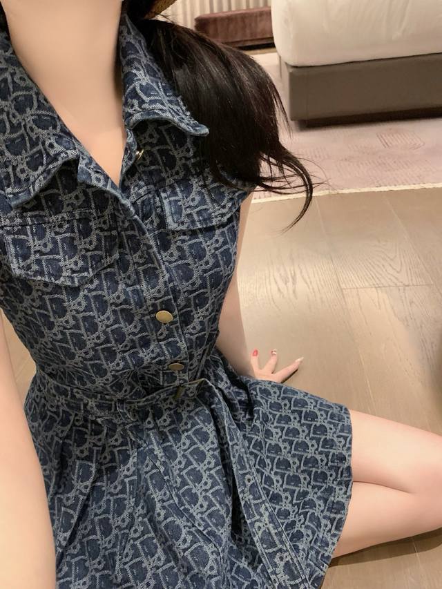 Dior Dior monogram jacquard lapel sleeveless denim dress with belt Style number: