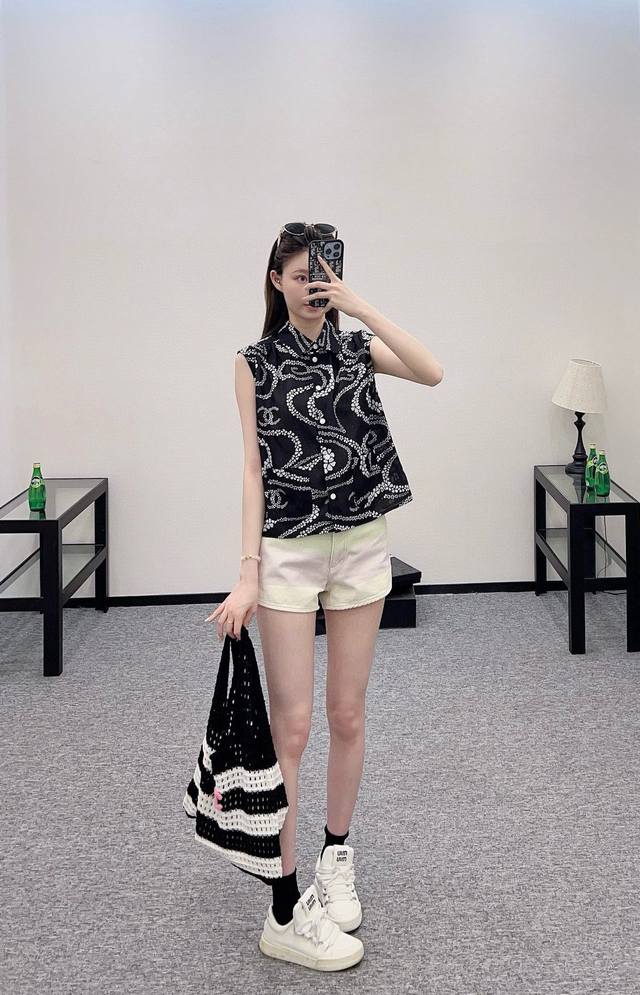 Chanel Chanel small fragrance full print irregular camellia double C print lapel