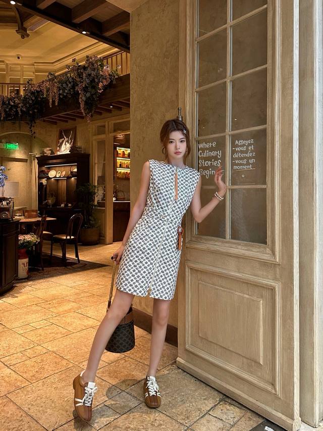 Louis Vuitton Lv Donkey's old flower four-leaf clover letter printing custom lea