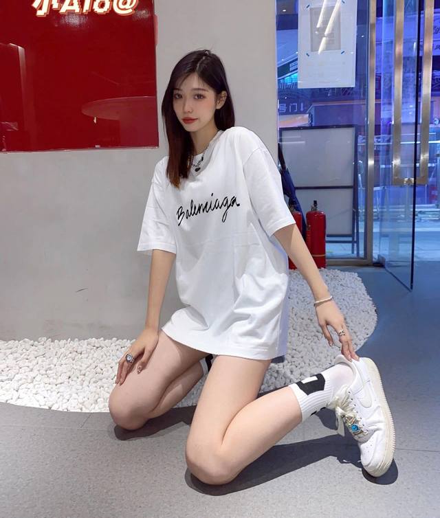 Balenciaga Balenciaga cursive letter print short-sleeved top DDD