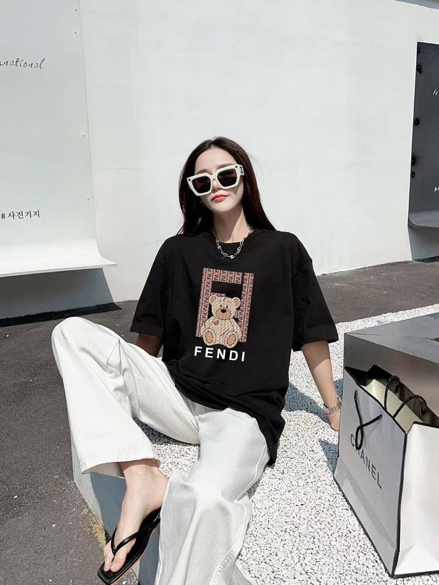 Style number: F084 Fendi 25Ss Master personally designed trendy new printed rou