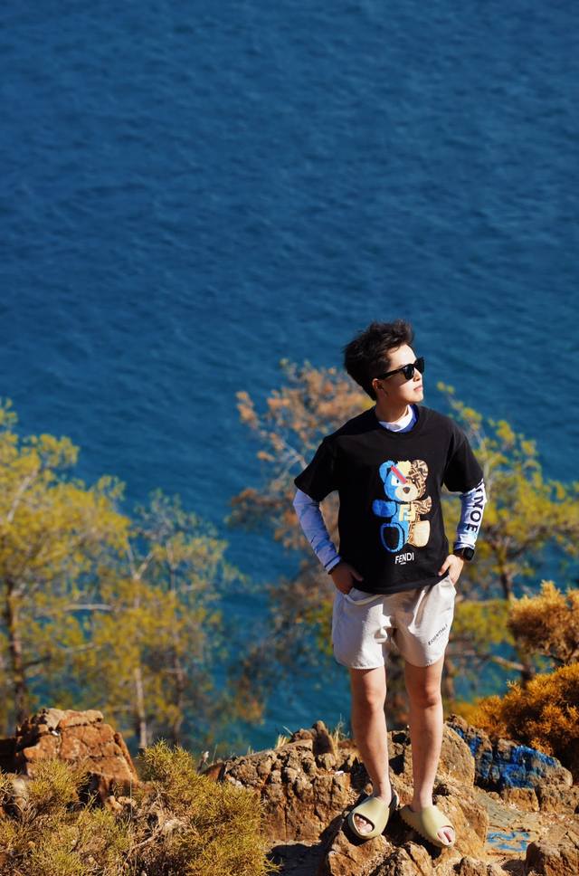 Style number: F062 Fendi 25Ss Master designed the new trendy brand printed roun