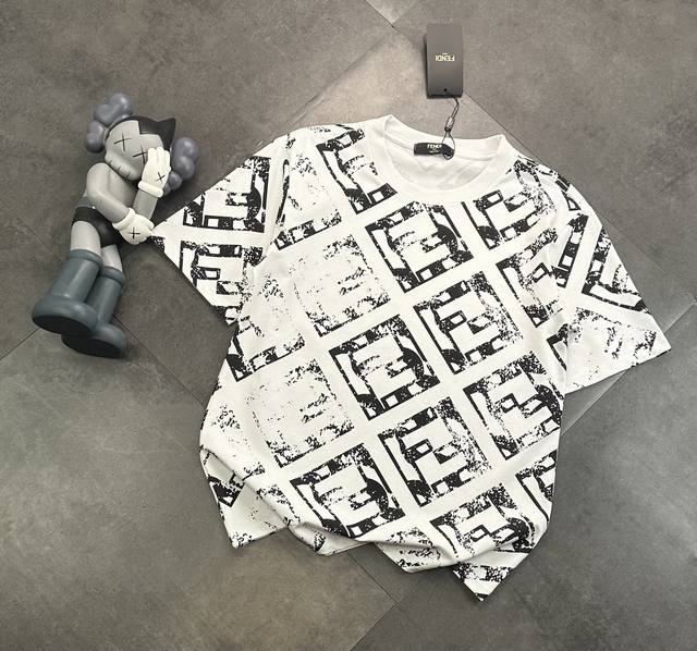 Fendl Fendl full print direct injection short-sleeved T-shirt! DDD: 240G double
