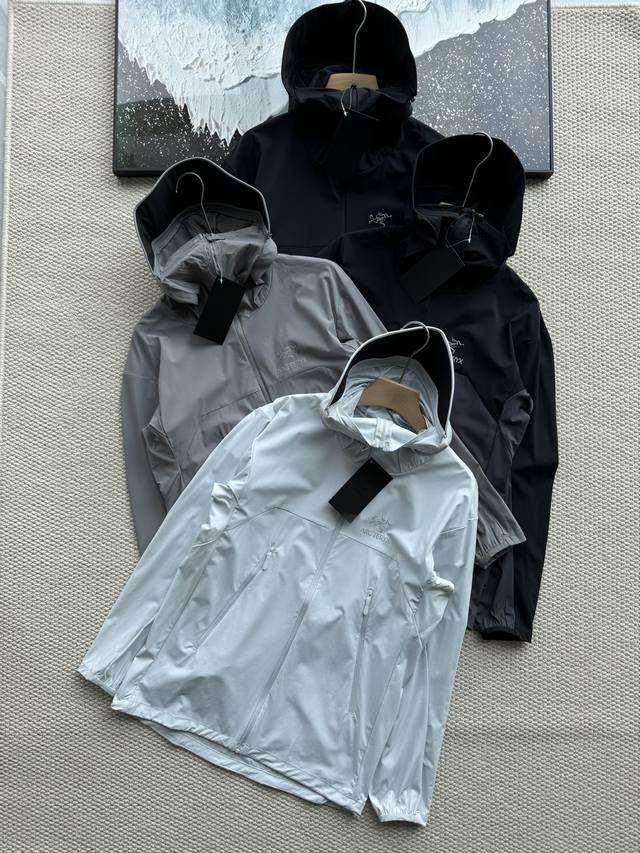 Arc'teryx outdoor sports summer hooded skin jacket, a must-sell hot item! The q