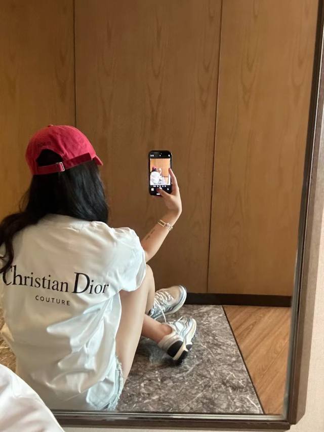 Dior pure white short-sleeved T-shirt with front and back shattered pattern It's