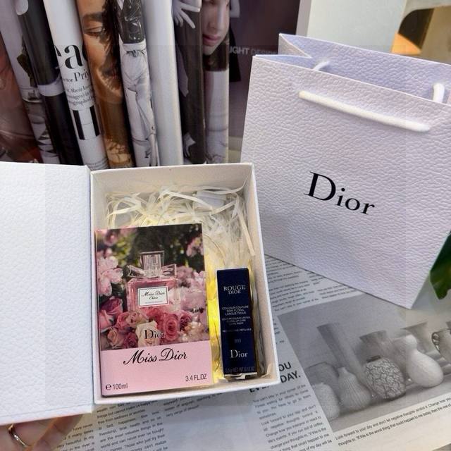 Valentine's Day Sweetheart Counter 999 Gift box with handbag Spring is a romance