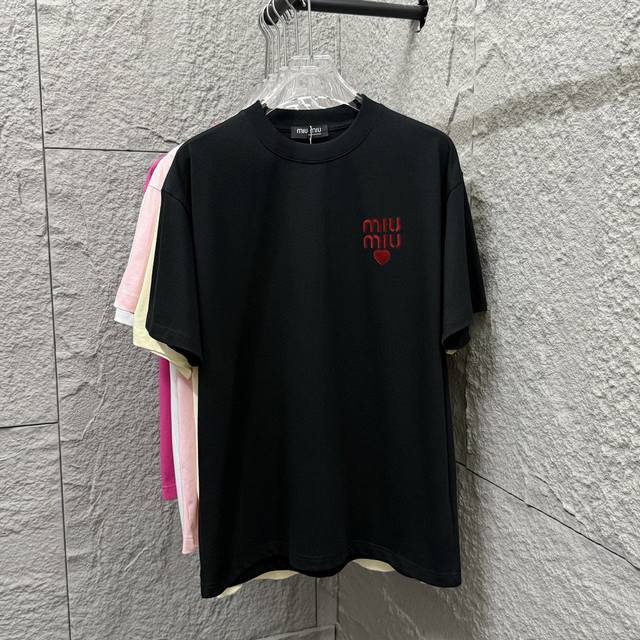 Miu Miu*2025 Spring and Summer new style short-sleeved T-shirt with red heart le