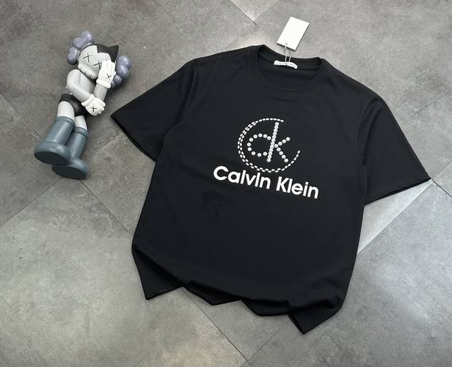 Calvin Klein pearl embellishment craft couple short-sleeved T-shirt! DDD: 240G d