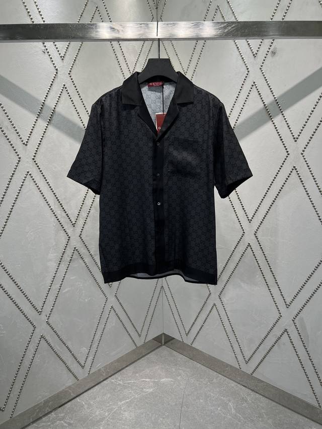 G's new regular-fit shirt 25Ss is crafted in grey and black twill silk with an a