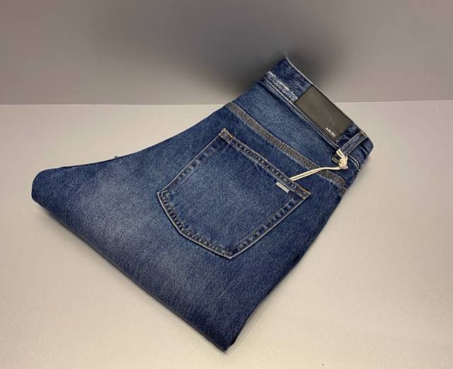 Special price Ami men's shorts without elasticity, worn Size: 30.31.32. 86063 D