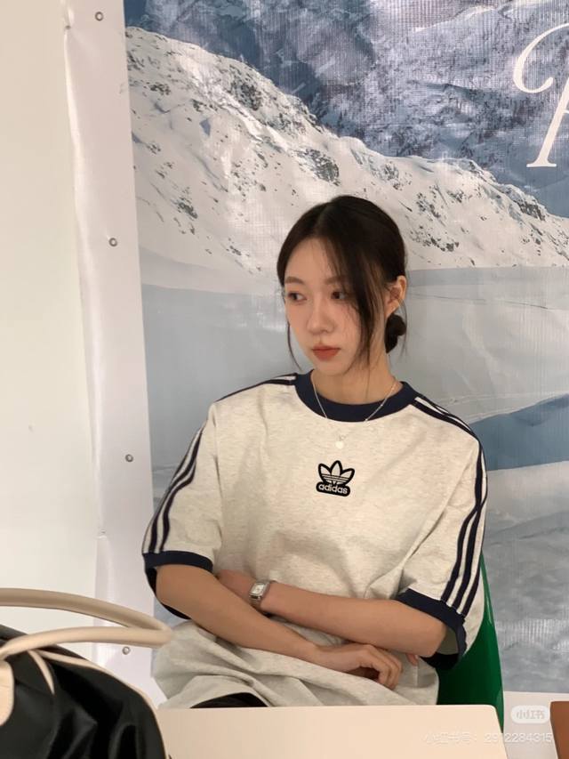 New Adidas Adidas Trefoil Three-Bar Raglan Contrast Color Splicing Ins Neckline