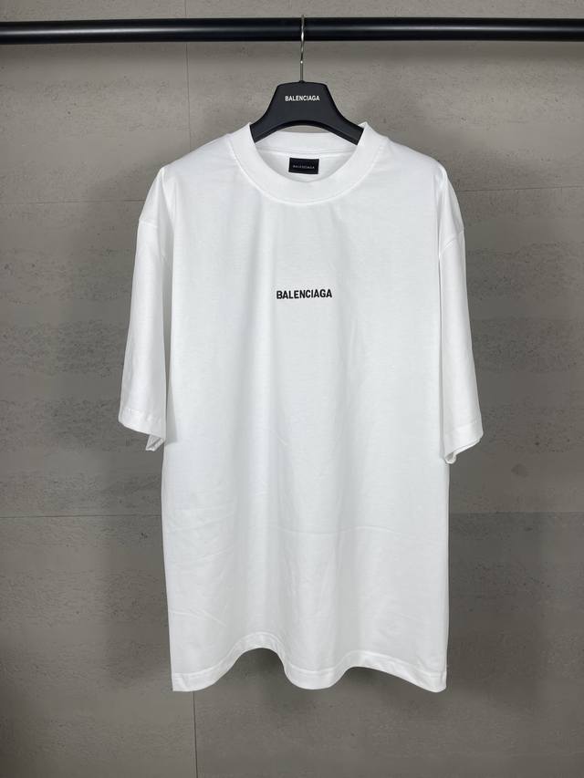 Real photos of the top version. Official quality Balenci*Ga Paris#Classic style.