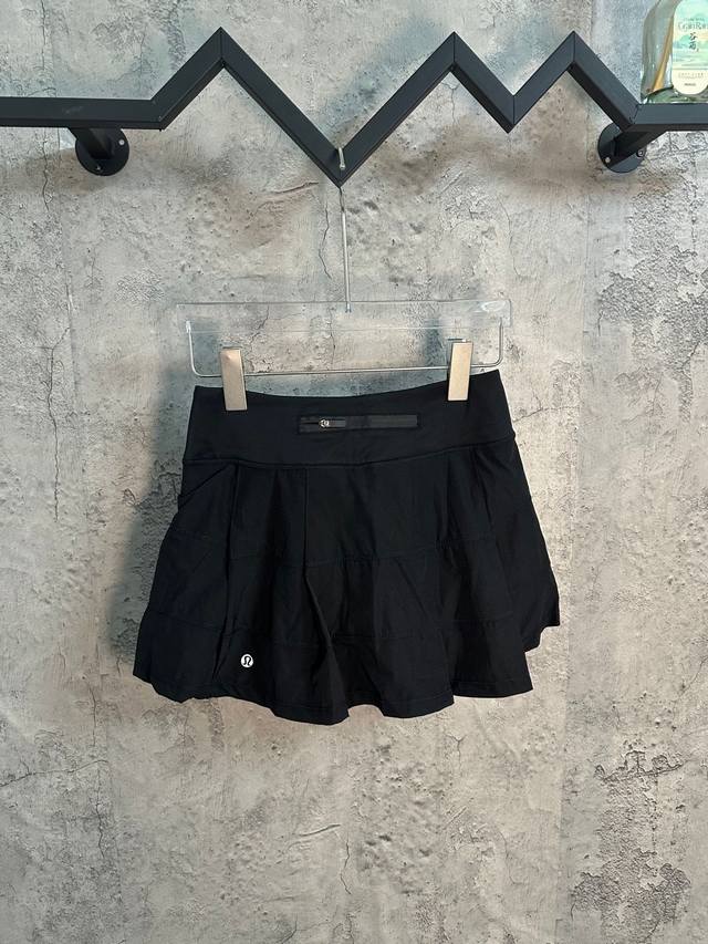 Lululemon. Triple pleated tennis anti-exposure sports skirt Lulu skirt looks sho