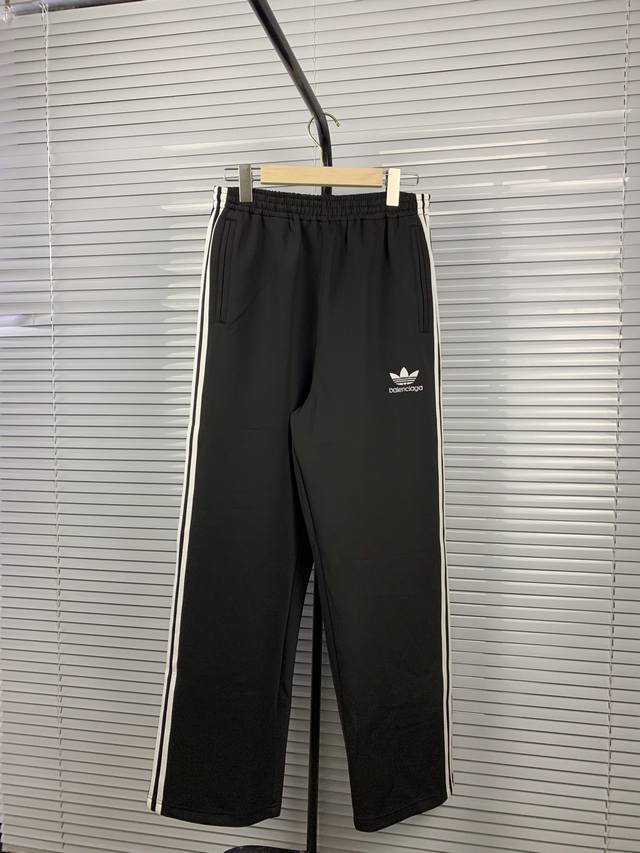 Style No. Y349 Ss Spring Limited Edition Balenciaga Paris Family Clover Joint C