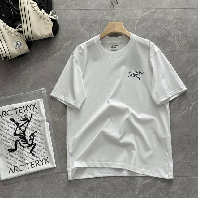 ! American retro round neck short-sleeved T-shirt with letter logo pattern print