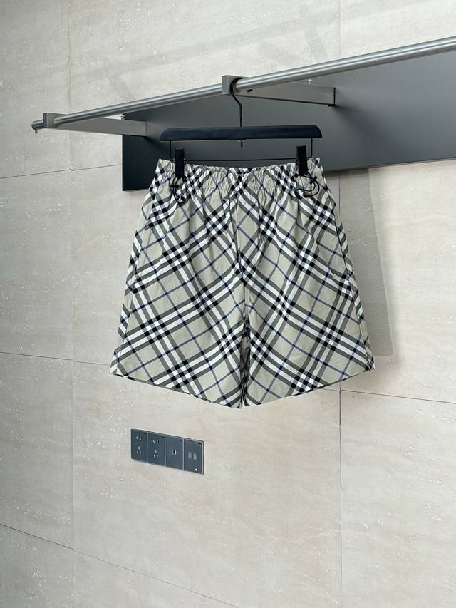 Burberr* Burberry Bbr 25Ss classic oblique plaid casual beach shorts Suitable fo