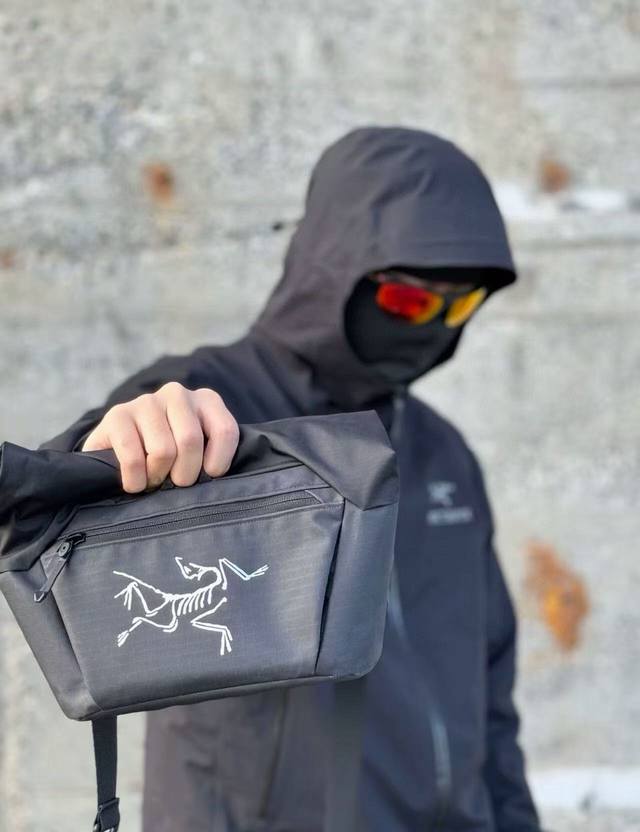 Black matching picture Arc'Teryx Arc'teryx new bag this year Ichalkbucket25 spor