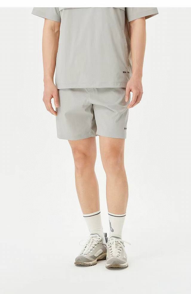 Matching information picture Kolon Daypack Cargo woven shorts DDD