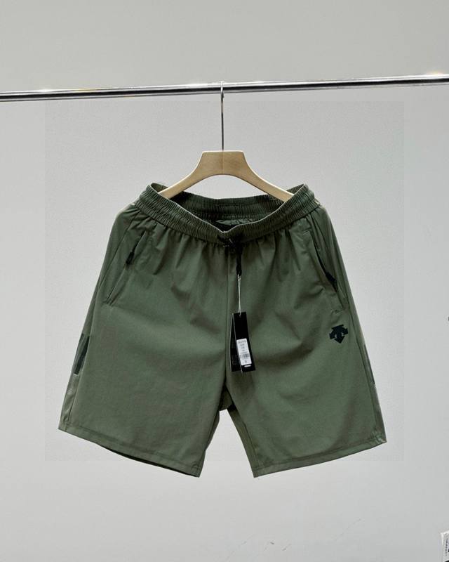 New high-quality hot-selling model! Three colors are available! Descente's new