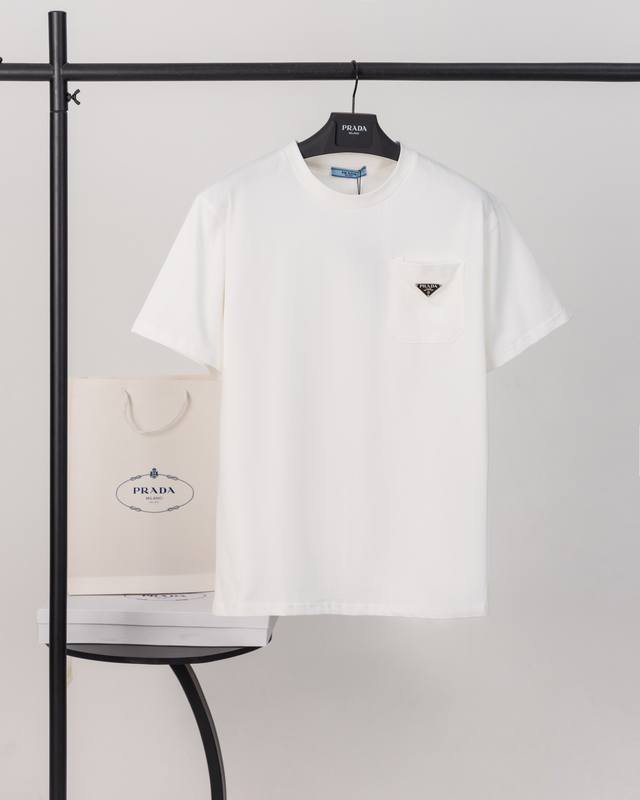Top version. Official website quality Prada triangle logo pocket short-sleeved T