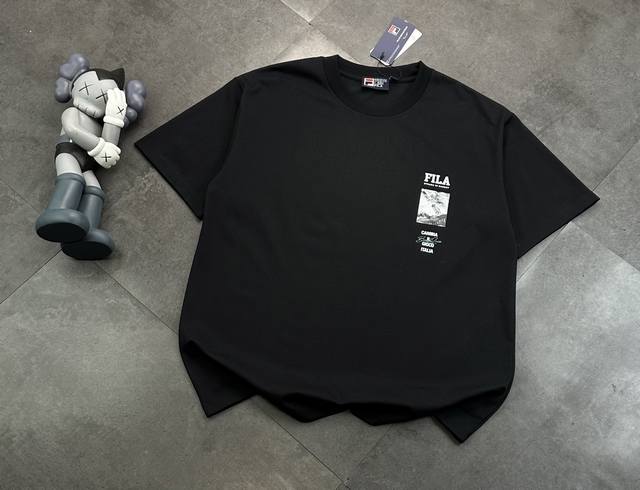 The same style short-sleeved shirt as the official website of the trendy brand