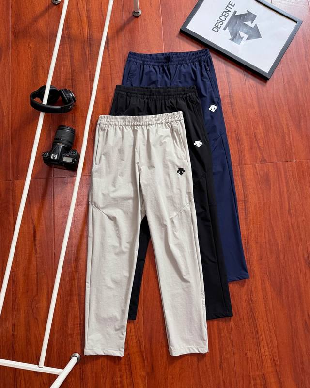 for high version Descente training sports cool pants Sports pants made of high-