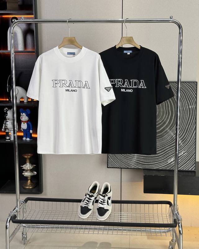 Prada 25Ss new summer style short-sleeved couple's style with hollow letter Log