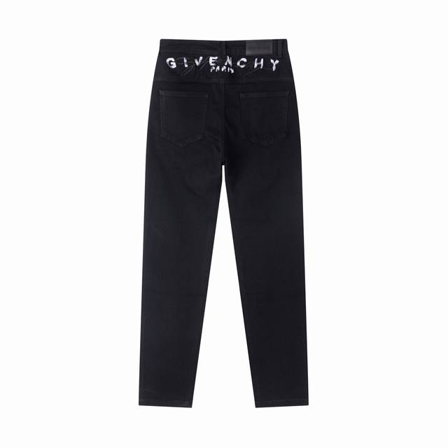 Giv Givenchy's top-grade toothbrush embroidery + three-dimensional embroidery co