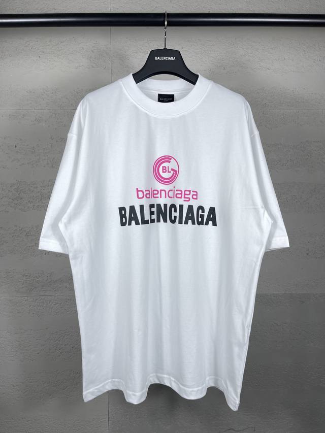 Real photos of the top version. Official quality Balenci*Ga Paris. New style. Ne